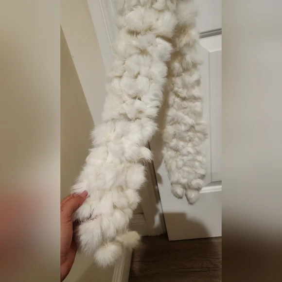 Real Rabbit scarf - Picture 2 of 2
